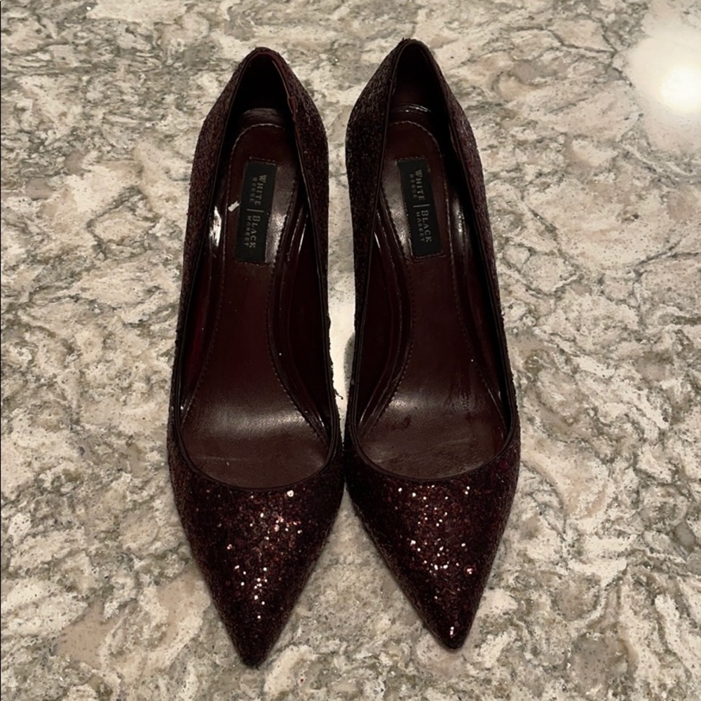 WhiteHouse BlackMarket Pump